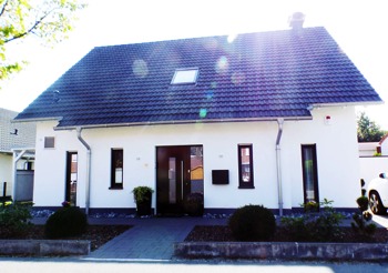 FRONTANSICHT 